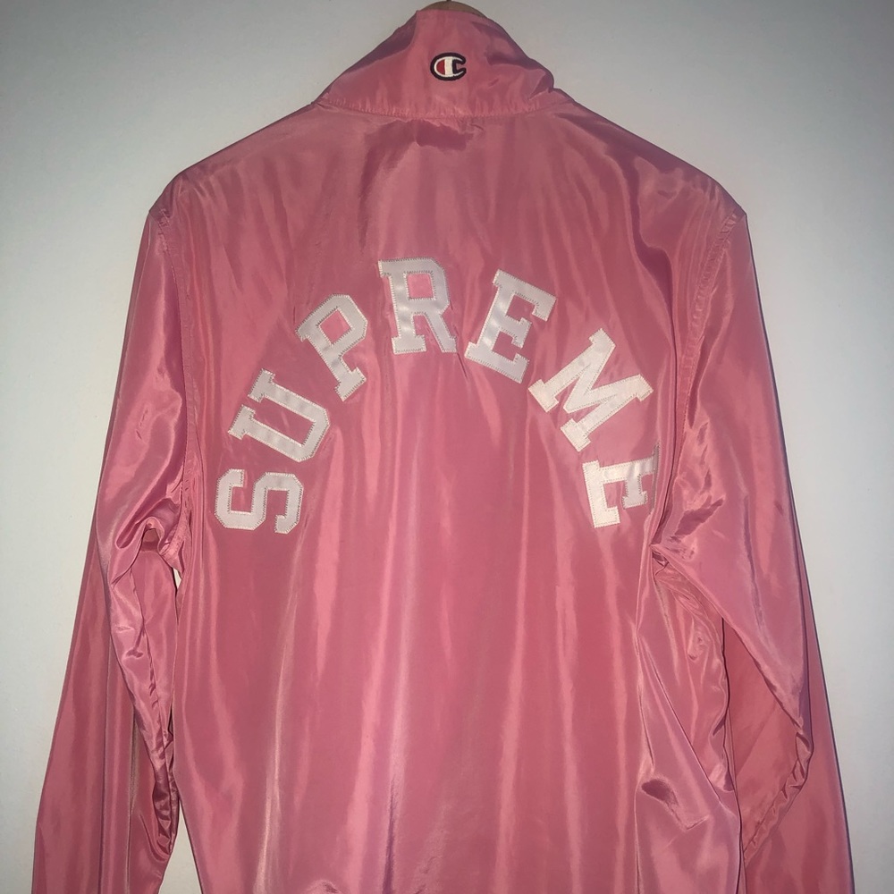 Authentic Pink Supreme wind breaker ! Size M